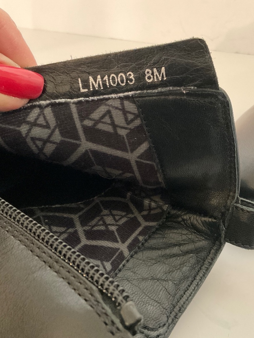 AQUATALIA Colbie Weatherproof Booties in Italian Black Leather Size 8 LIKE NEW - Picture 14 of 14